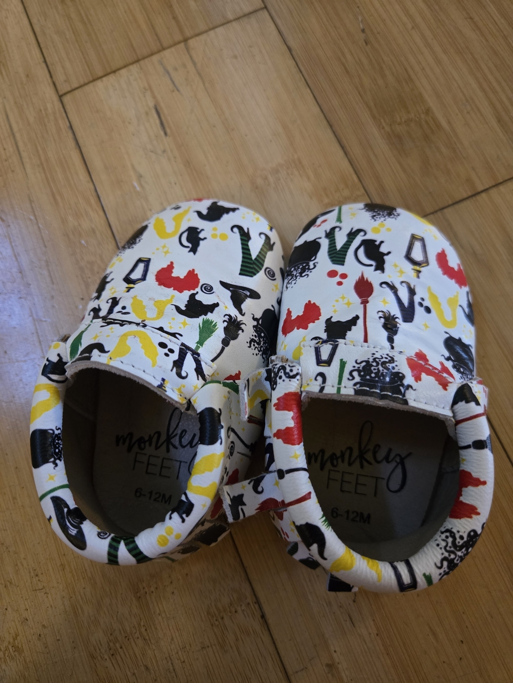 Monkey Feet Baby Girl Slip On Moccasin Shoes Whote Hocus Pocus Size 6 To 12mth